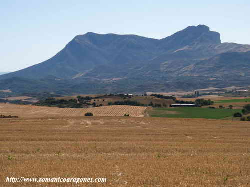 LA PEÑA OROEL DESDE LARUÉS